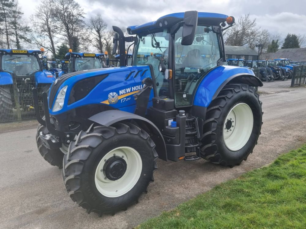 New Holland T7.210