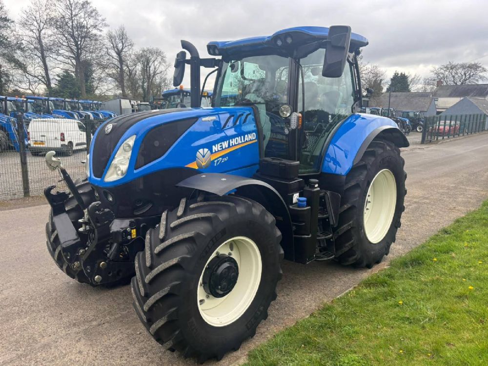 New Holland T7.210