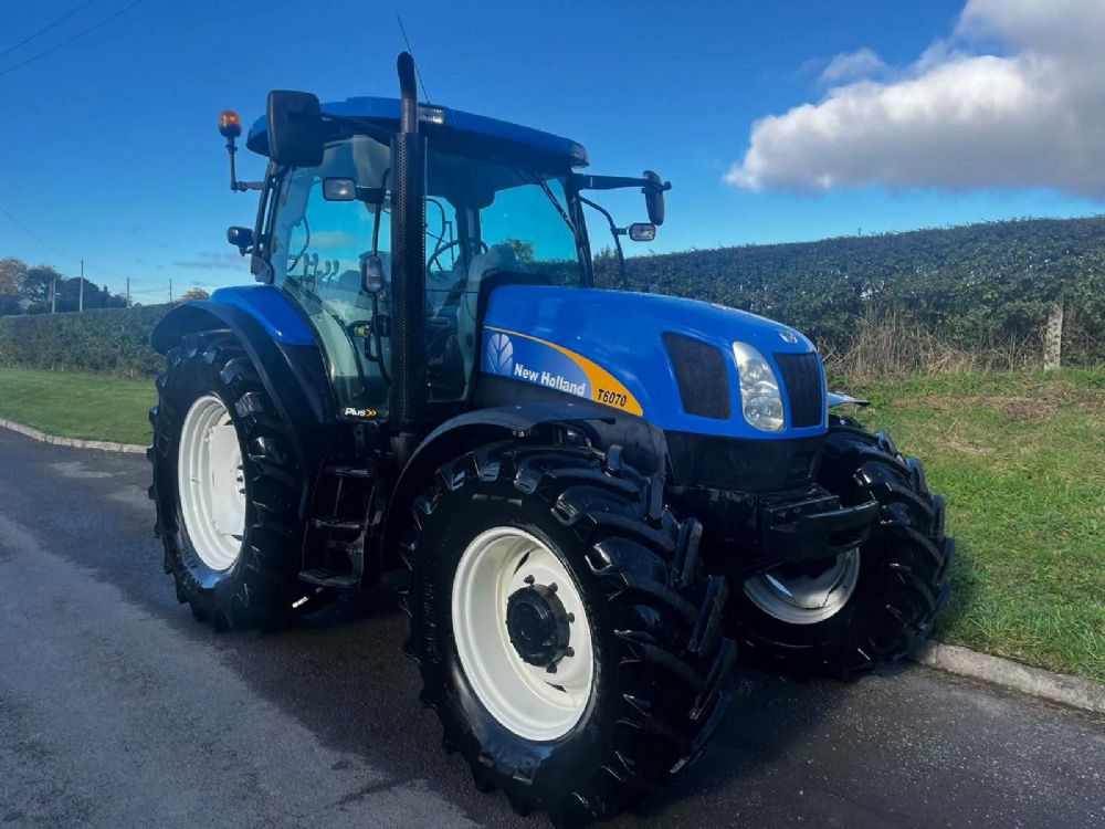 New Holland T6070