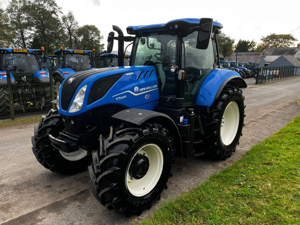 New Holland T7.225